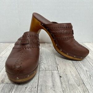 Gucci Women's Brown Leather Clogs
